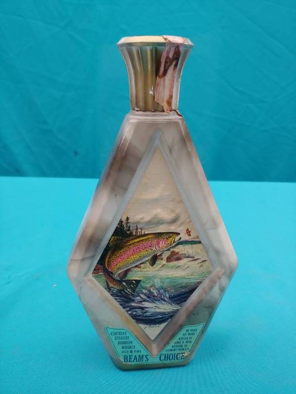 lot 5160 image: Rainbow Trout Decanter
