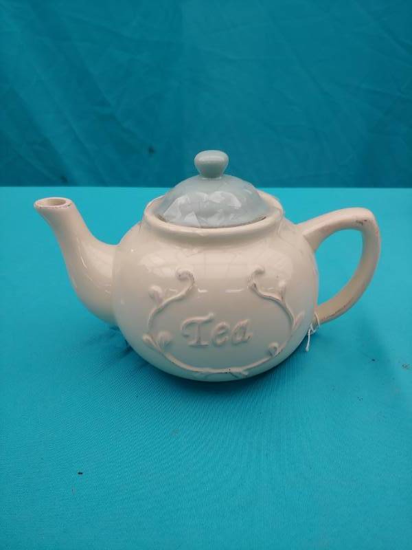 lot 5177 image: Tea Kettle
