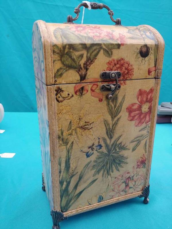 lot 5178 image: Double Wine Carrier Box