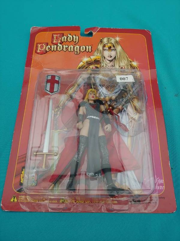lot 5183 image: Lady Pendragon Figurine
