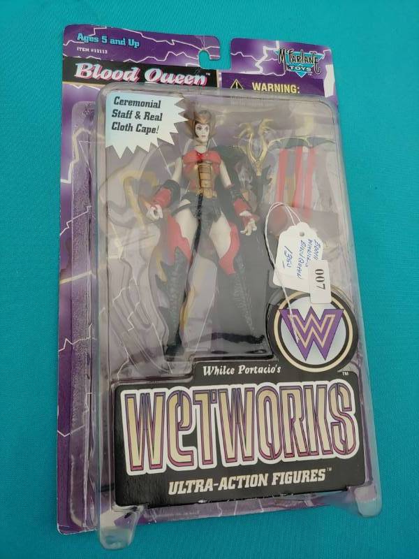lot 5186 image: Wet Works Blood Queen Figurine