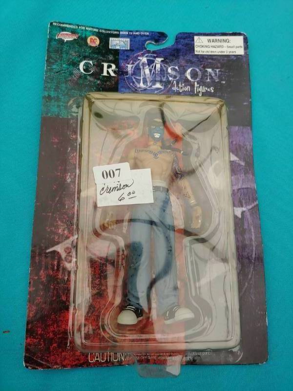 lot 5191 image: Crimson Figurine