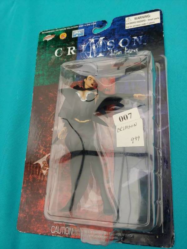 lot 5198 image: Crimson Figurine
