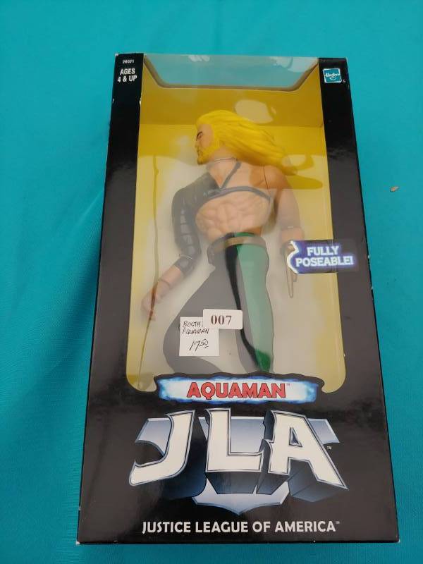 lot 5202 image: JLA Aquaman Figurine