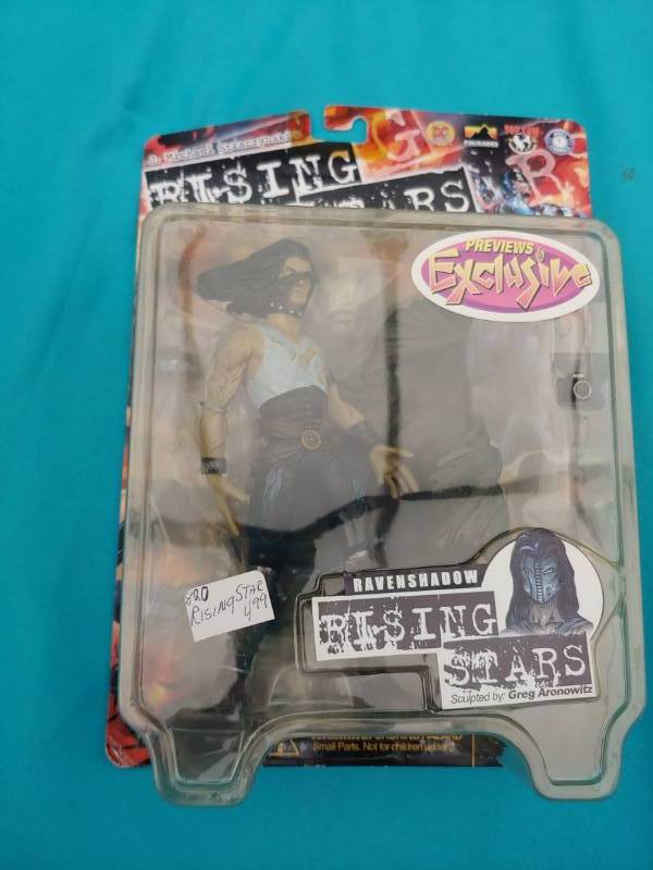 lot 5207 image: Rising Stars Ravenshadow Figurine