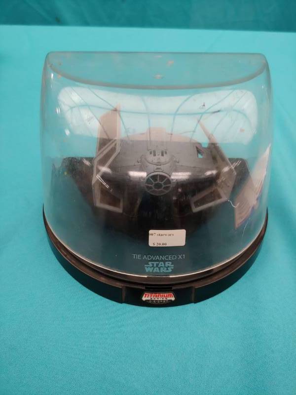 lot 5221 image: Star Wars The Advanced X1 Figurine