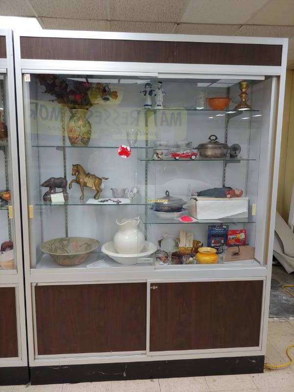 lot 5003 image: Large Glass Display Case (Contents not Included)