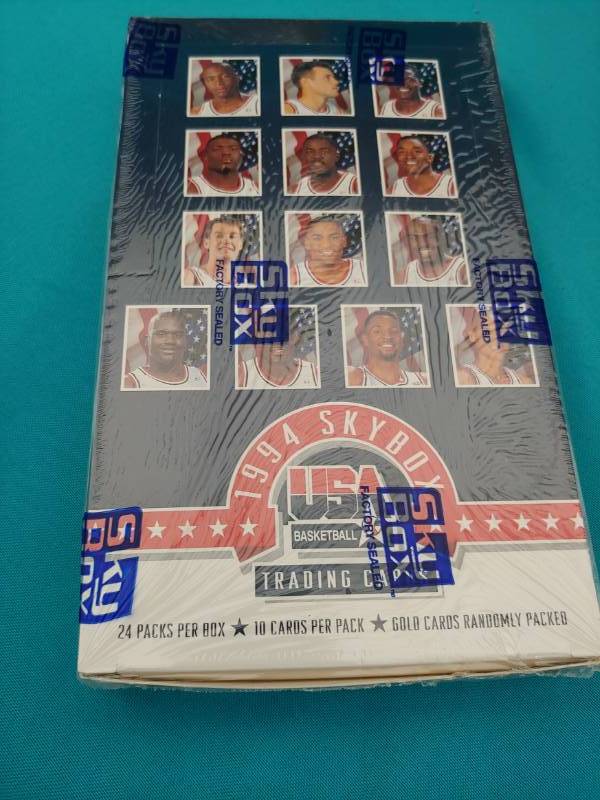 lot 5272 image: Sealed 1994 Skybox Basketball Cards
