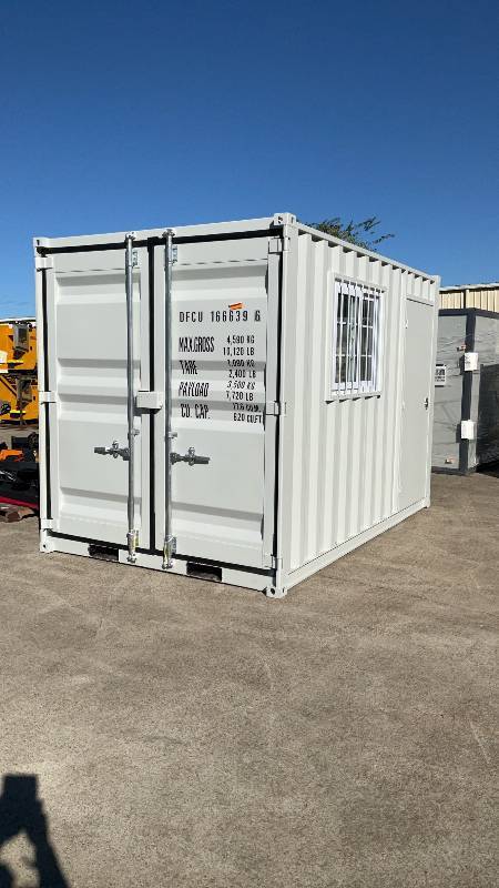 lot 373 image: (Unused) - 12ft Storage Container with Window &amp Side Door - light gray DFCU1666396