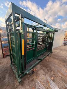 lot 1042 image: SDLSC - SDLANCH Squeeze Chute - Unused