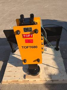 lot 4013 image: TOFT680 - Post Driver for Skid Steer Loader - Unused