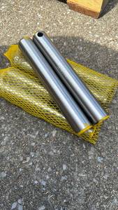 lot 8003 image: 30mm x 200mm - 6 Universal bucket pins - Unused