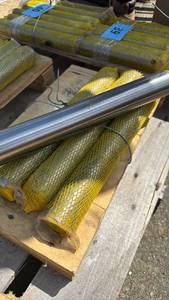 lot 8009 image: 45mm x 330mm - 4 Universal bucket pins - Unused