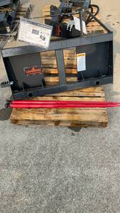 lot 8082 image: BS-12-2500G - LandHonor Skid Steer Bale Spears - Unused