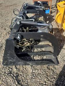 lot 11192510 image: Heavy Duty 84 Wide Skid Steer Grapple Fork Attachment