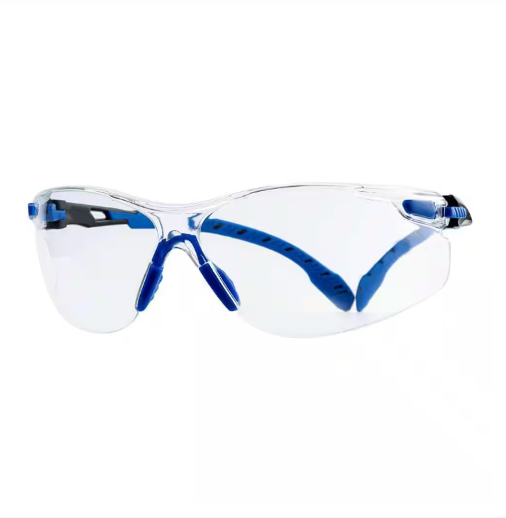 lot 328 image: Bundle of 4 Pairs of Scotchgard Protector BlackBlue Anti-Fog Eyewear with Clear Lens