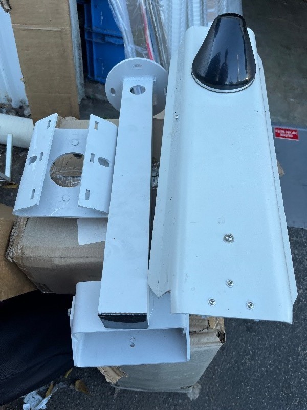 lot 322 image: Heavy Duty Security Camera Case W Bracket for Mounting - Commercial Quality - Comes as Pictured