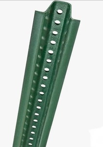 lot 232 image: Bundle of 3 Heavy Duty Steel U Posts Green, 3 x 8
