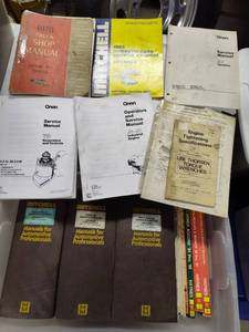 lot 8 image: Classic Auto Repair Manual Collection 1970-1983