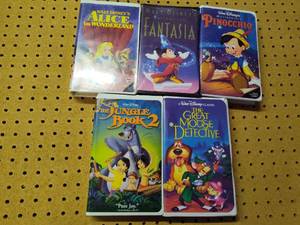 lot 21 image: Walt Disney Classic VHS Collection - 5 Animated Features