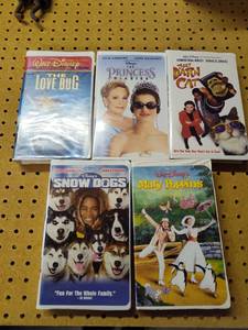lot 25 image: Disney VHS Movie Collection - 6 Classic Films