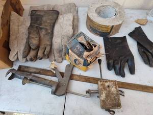 lot 52 image: GE Model 4001 Headlamp System with Work Gloves and Tools