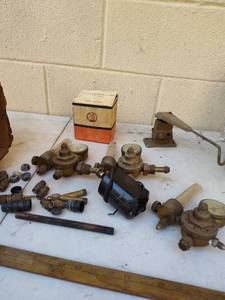 lot 55 image: Victrometer Industrial Pressure Gauge Set with Original Box