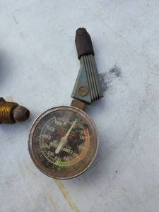 lot 84 image: Assorted gauges