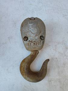 lot 110 image: Industrial Steel Pulley Hook Block