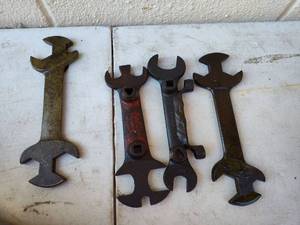 lot 118 image: Early Railroad Track Wrenches Collection