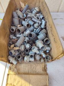 lot 121 image: Hardwear and clamps