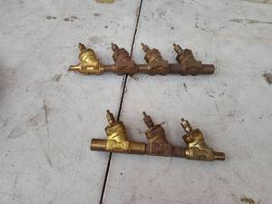 lot 134 image: Superior Brass Gas Line Manifold