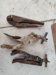 lot 142 image: Industrial Steel Locking Pliers Set