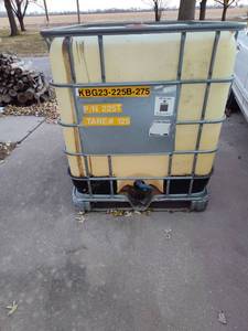 lot 155 image: 275 Gallon IBC Tote Tank Container