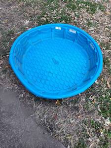 lot 156 image: Summer Escapes Hard Plastic Swimming Pool