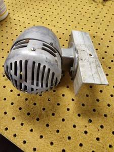 lot 175 image: Mid-Century Sea-Mite Ship Horn