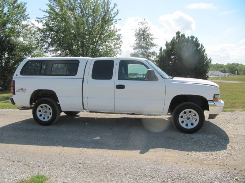 lot 901 image: 2002 Chevrolet 1500  4x4