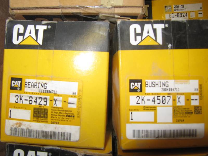 lot 935 image: New Cat Bearings-Bushing-Rocker Arm- Oil Filter 977 Caterpillar