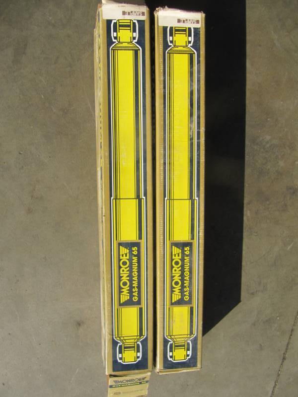 lot 955 image: NEW 2 Monroe Gas-Magnum 65 heavy duty truck shocks #65402