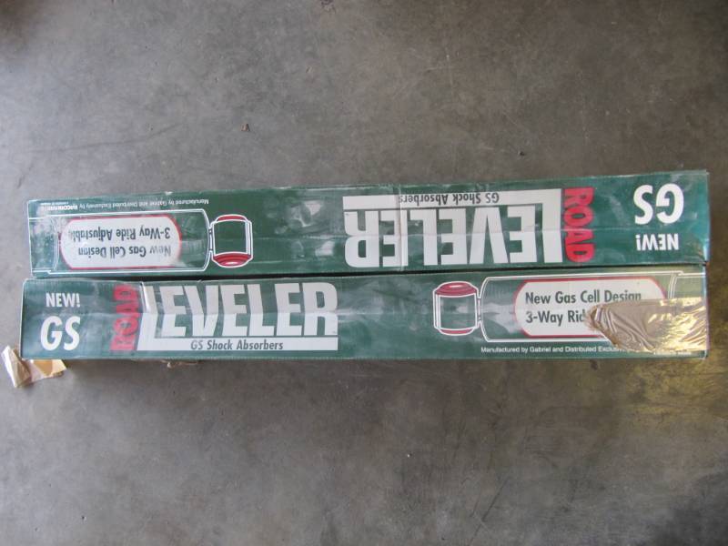 lot 959 image: NEW 2 Road Levelers for Peterbilt front #69408