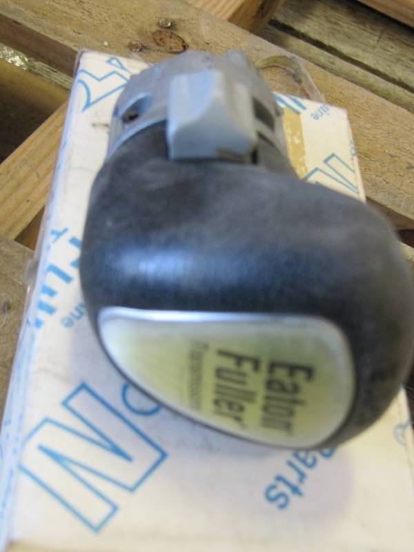 lot 967 image: NEW 18 speed Range Master shift valve #A6910FUL