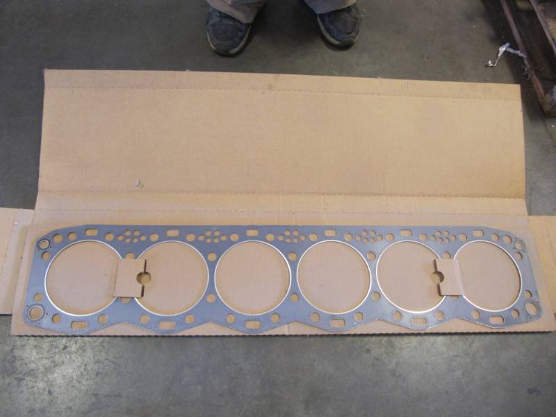 lot 975 image: Detroit Diesel Head Gasket # 23532336