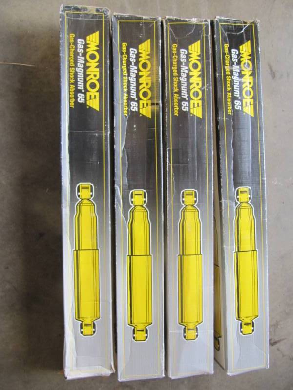 lot 949 image: 4 Monroe Gas-Magnum 65 heavy duty truck shocks #65451