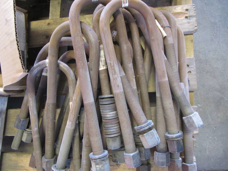 lot 945 image: Pallet OF NEW WHEEL STUDS AND U-BOLTS