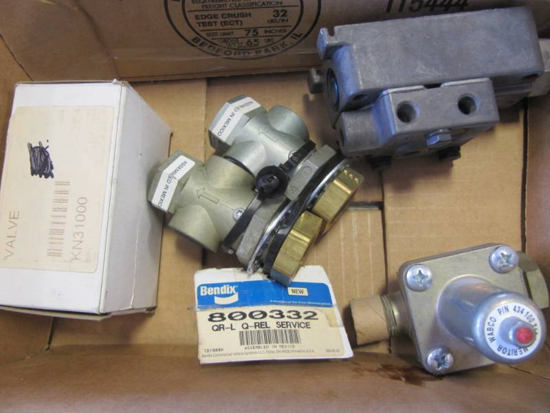 lot 981 image: 5 NEW valves including 2 new quick release valves