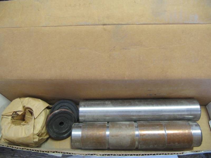 lot 984 image: Spicer King Pin Replacement kit