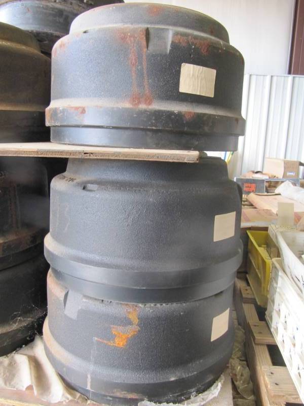 lot 1001 image: 5 Brake drums 10 12 x 5 12  #3166