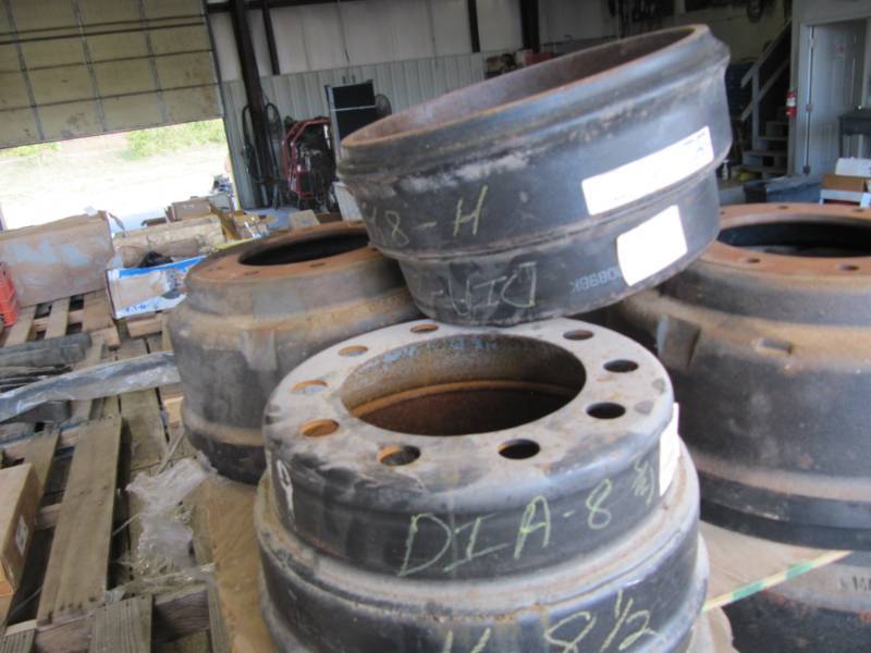 lot 1002 image: 2 Steer axle brake drums center fuse 8 34 X 8 12