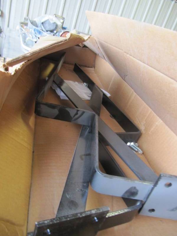 lot 1012 image: Rear Half Fender Brackets 031-00541