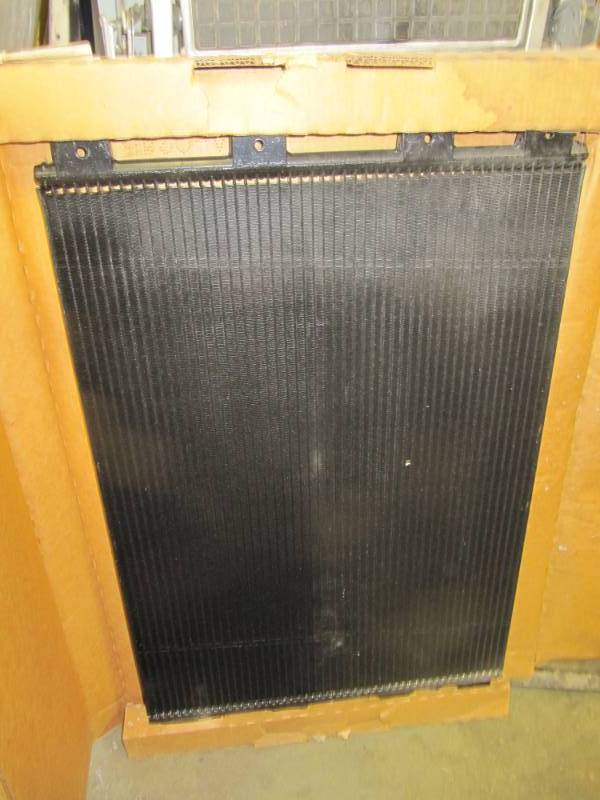 lot 1013 image: NEW Kenworth AC Condenser T600 T800 W900 OE Part # K122-125 K122125